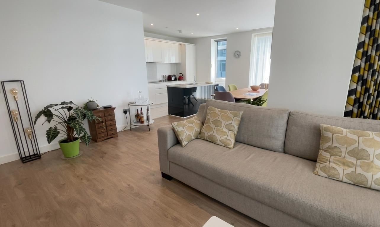 17 Hanover Court, 8 Hanover Quay, Dublin 2